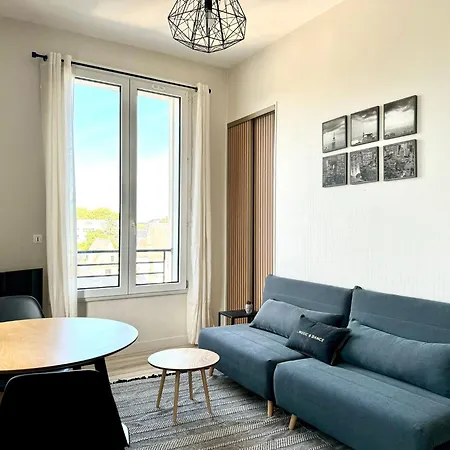 Apartment Balcony De Loire Tours